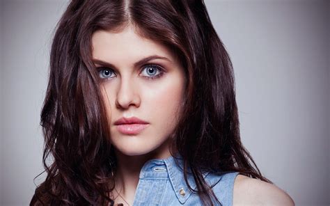 [100+] Alexandra Daddario Wallpapers 